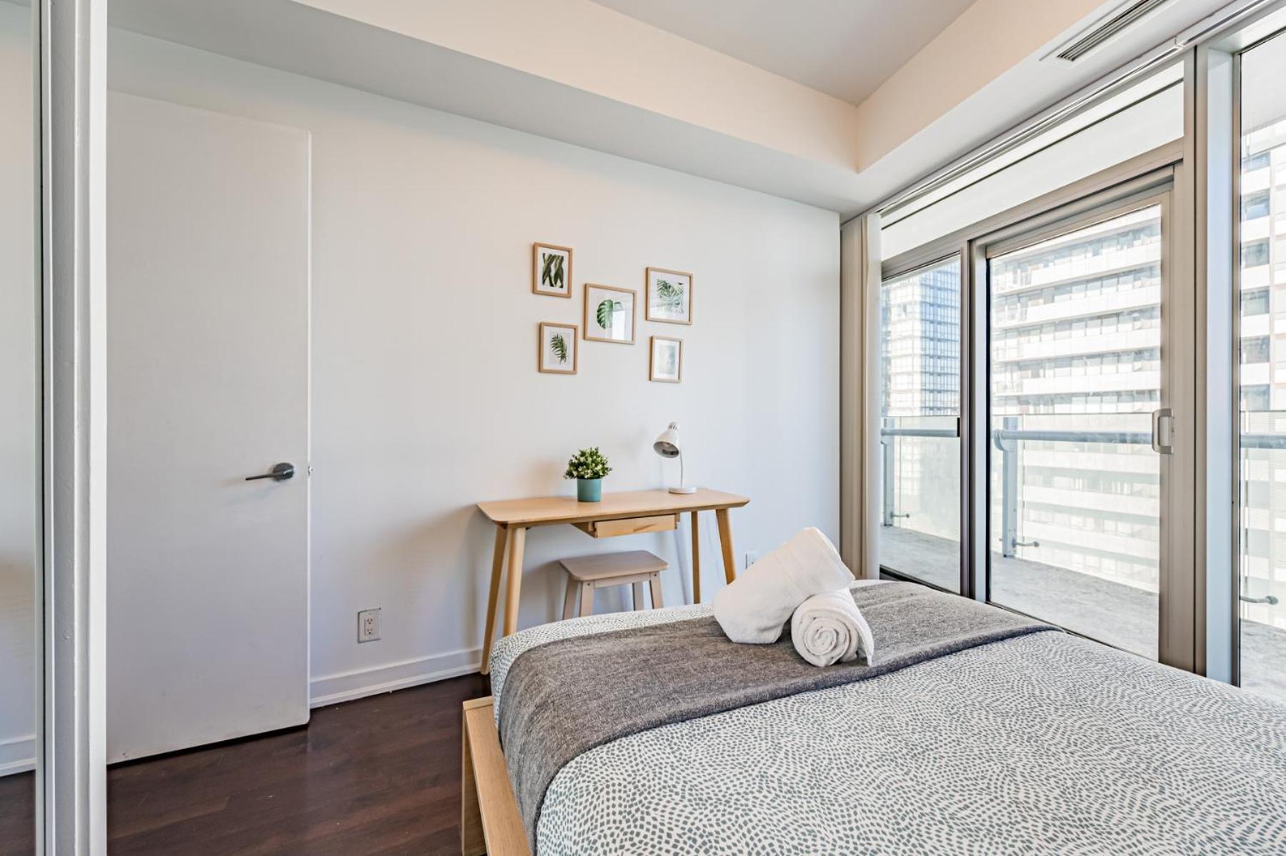 York Suites 5 Торонто Экстерьер фото